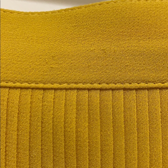 Broadway & Broome pleated skirt - Picture 7 of 8